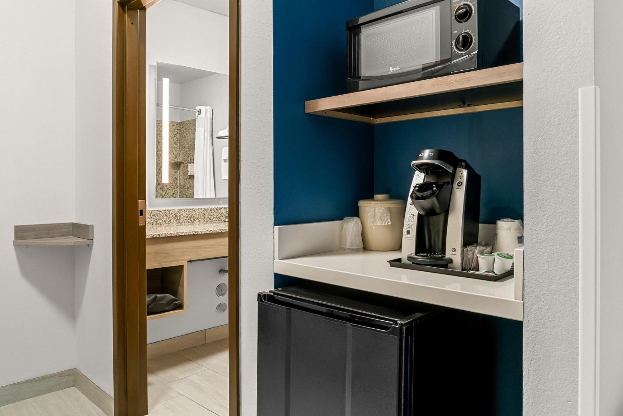 Holiday Inn Express & Suites Detroit - Novi By Ihg Zewnętrze zdjęcie