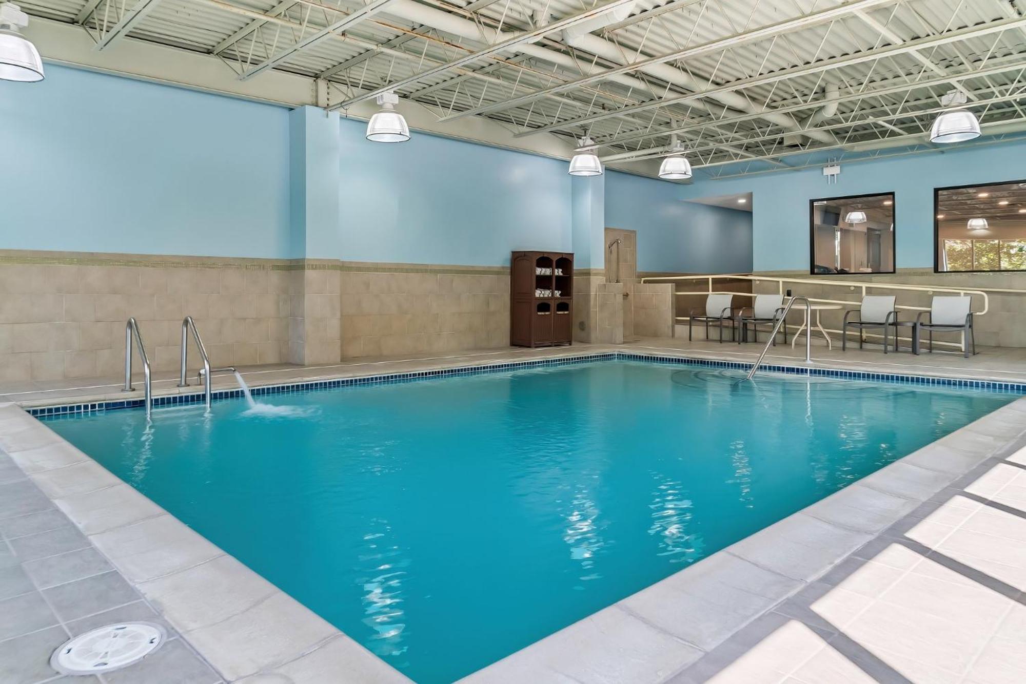 Holiday Inn Express & Suites Detroit - Novi By Ihg Zewnętrze zdjęcie