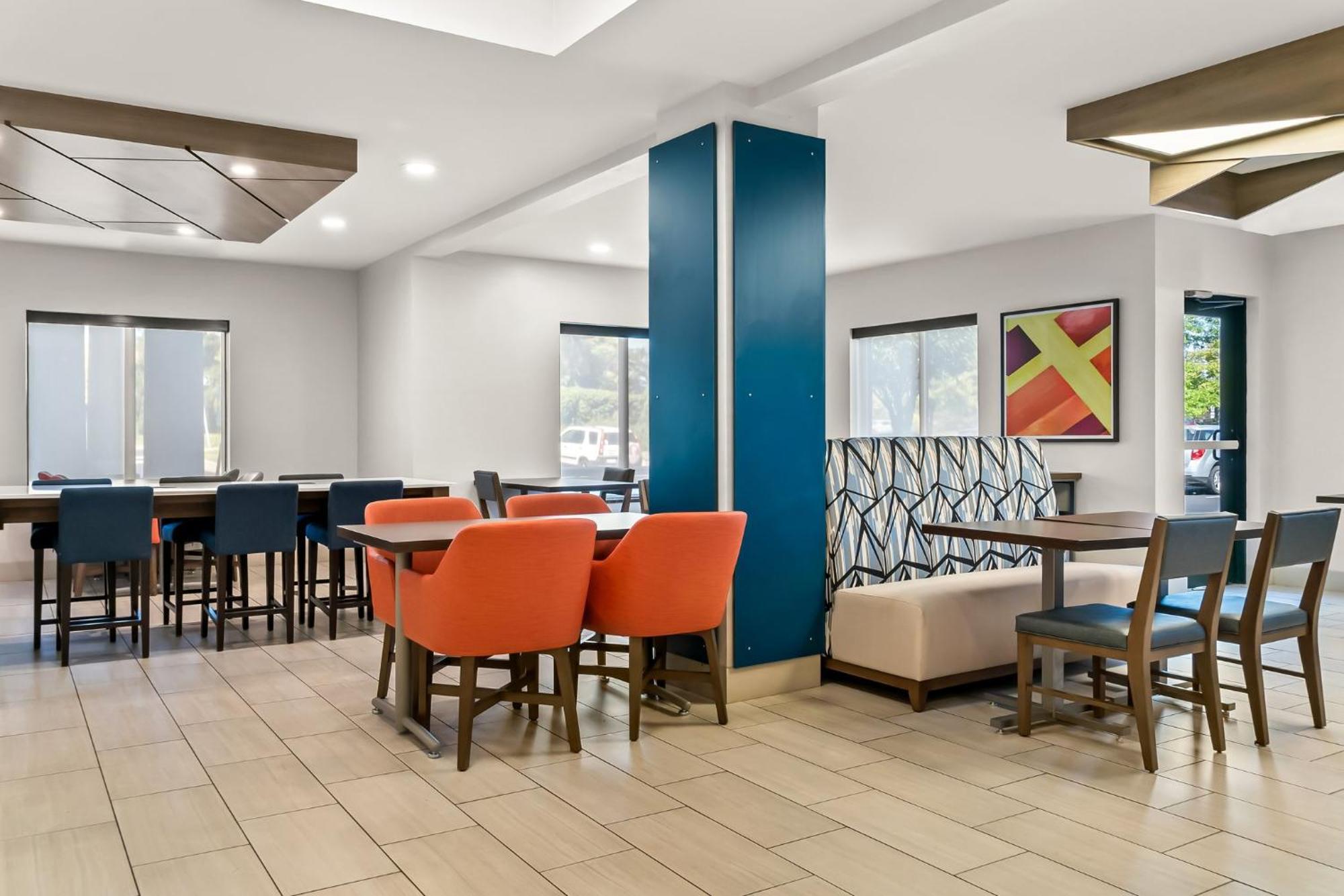 Holiday Inn Express & Suites Detroit - Novi By Ihg Zewnętrze zdjęcie
